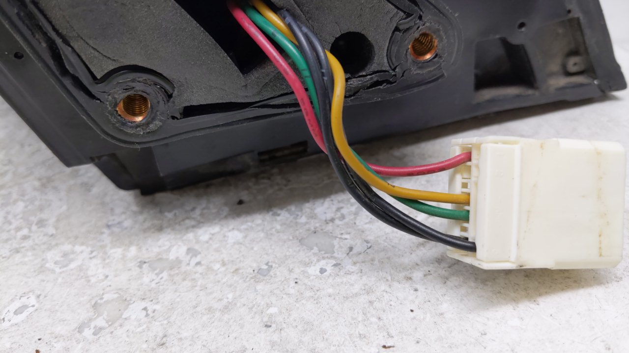 2005-2008 Suzuki Reno Driver Side View Mirror - Left Door Mirror OEM Used - Oemusedautoparts1.com