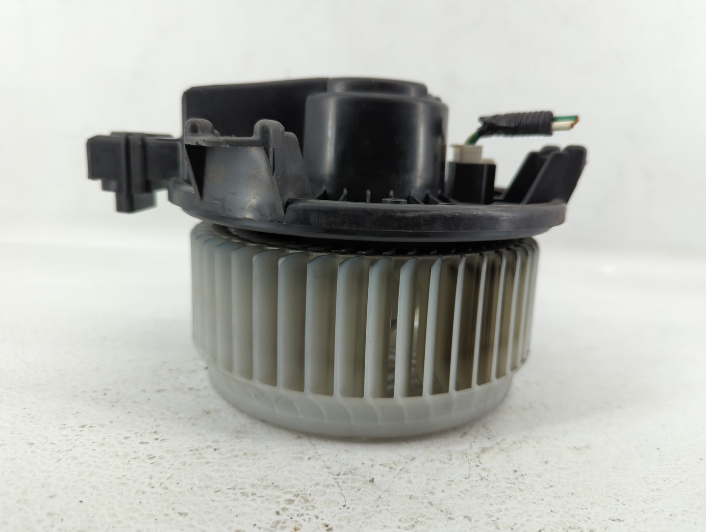 2004 Suzuki Vitara Rear Heater AC Blower Motor P/N:AY272700-5060 Fits Fits 2005 2006 OEM Used Auto Parts - Oemusedautoparts1