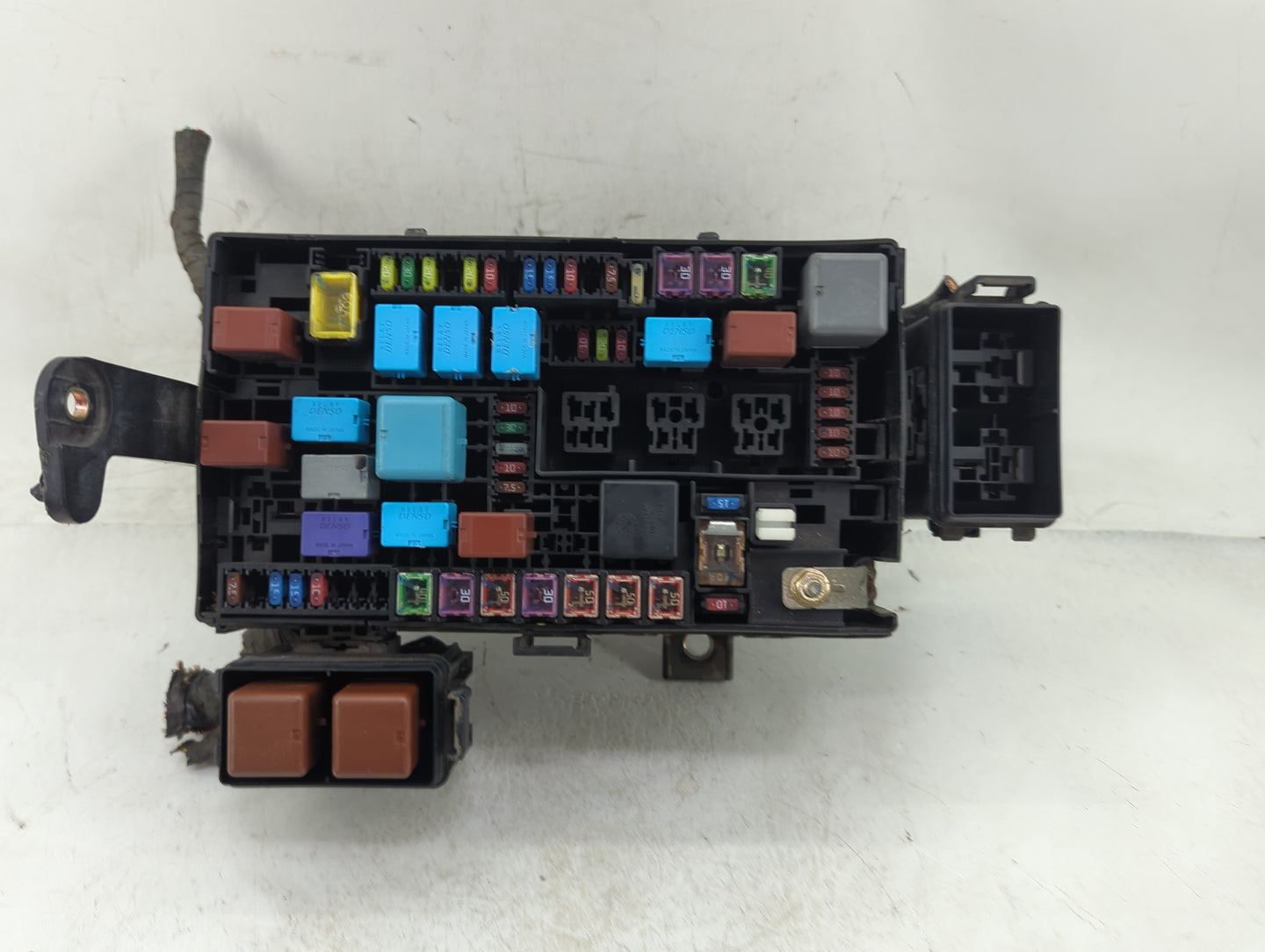 2003-2005 Toyota 4runner Fusebox Fuse Box Panel Relay Module P/N:82662-35A00 Fits Fits 2003 2004 2005 OEM Used Auto Parts - 