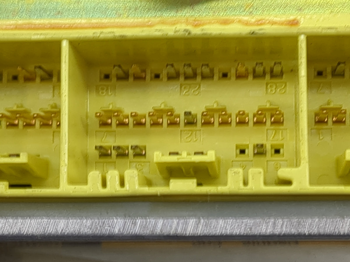 2003-2004 Toyota 4runner Safety Restraint Srs Airbag Control Module - Oemusedautoparts1.com