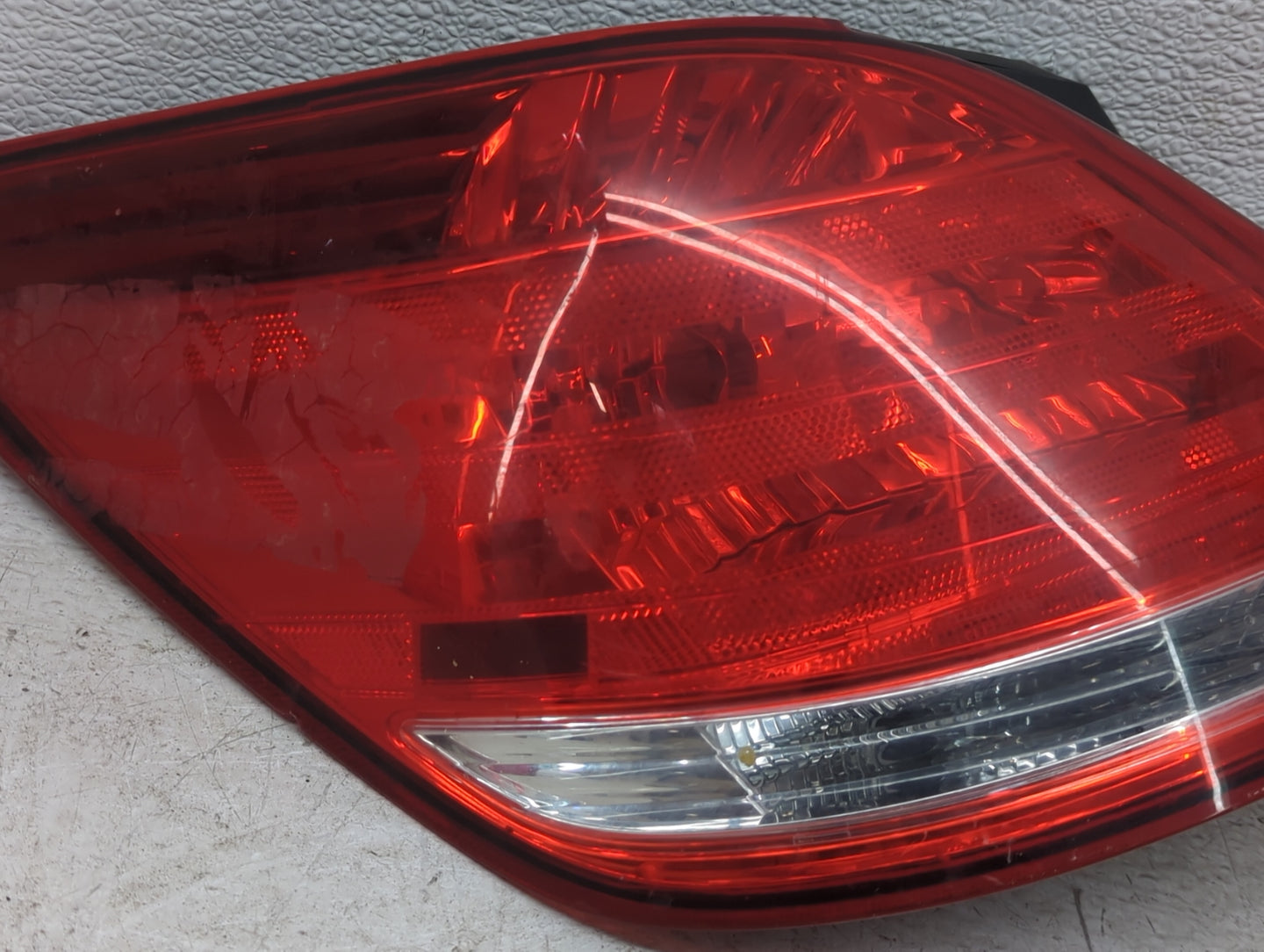 2005-2010 Toyota Avalon Tail Light Assembly Passenger Right OEM Fits Fits 2005 2006 2007 2010 OEM Used Auto Parts - Oemuseda