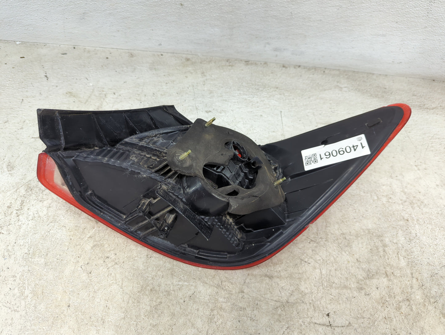 2005-2010 Toyota Avalon Tail Light Assembly Passenger Right OEM Fits Fits 2005 2006 2007 2010 OEM Used Auto Parts - Oemuseda