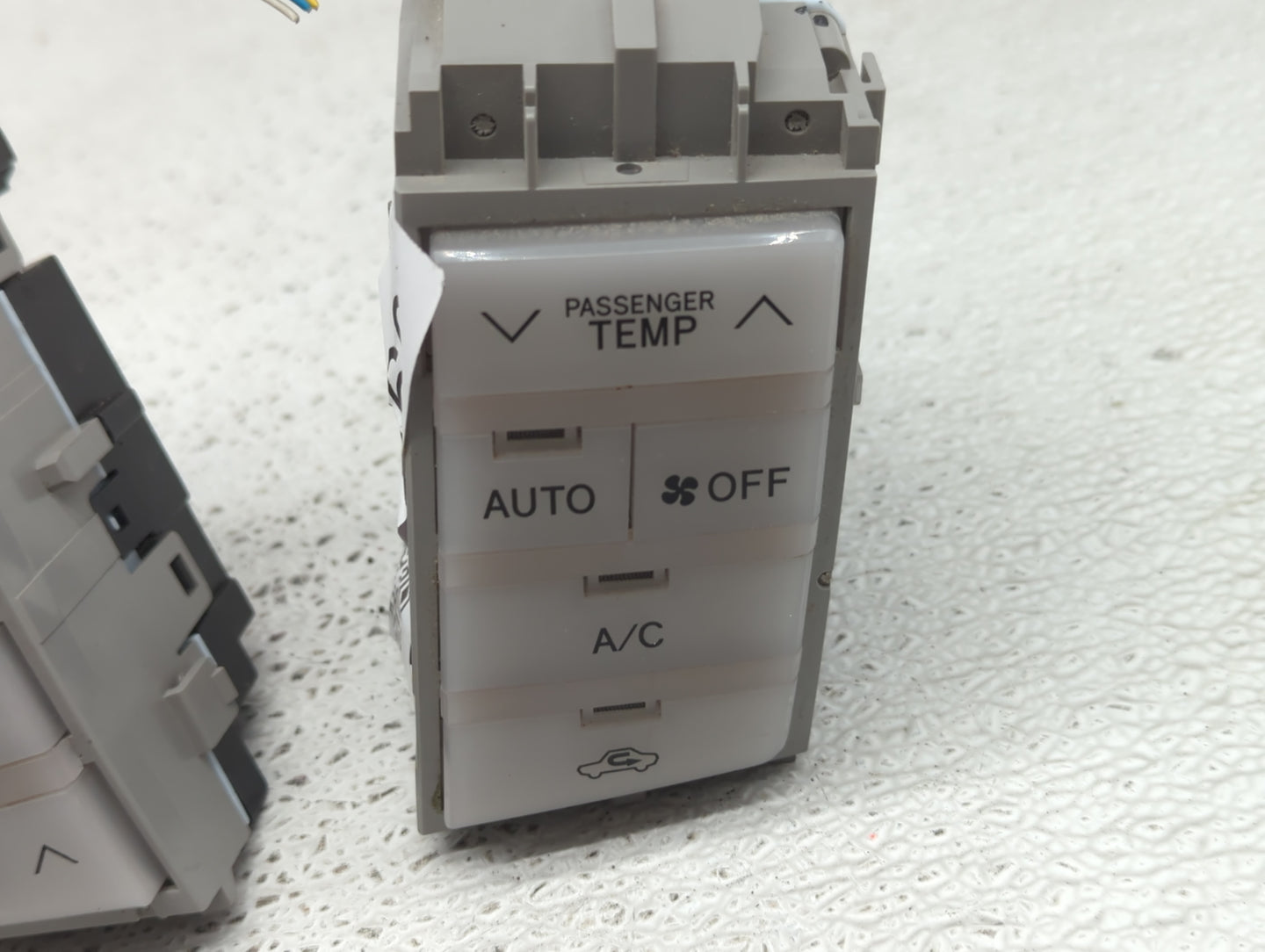 2005-2010 Toyota Avalon Climate Control Module Temperature AC/Heater Replacement P/N:55900-07160 Fits OEM Used Auto Parts - 