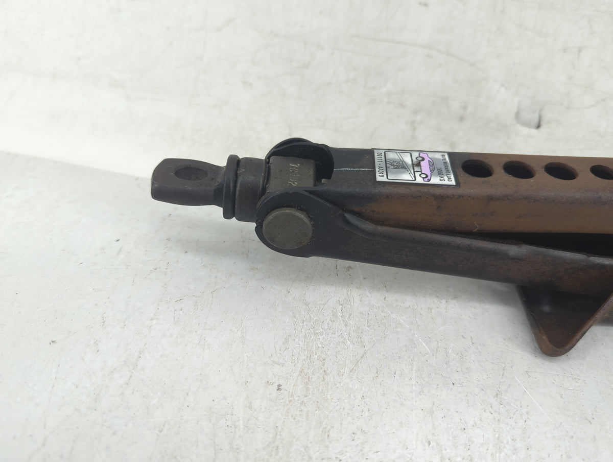2005 Toyota Avalon Spare Scissor Car Jack - Oemusedautoparts1.com