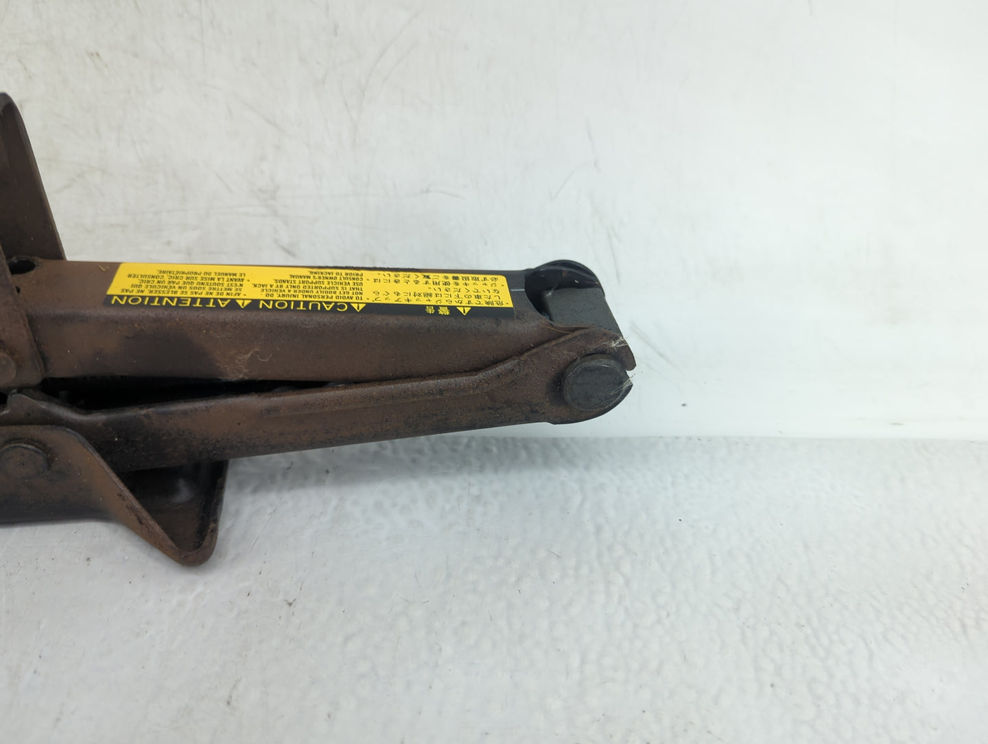 2005 Toyota Avalon Spare Scissor Car Jack - Oemusedautoparts1.com