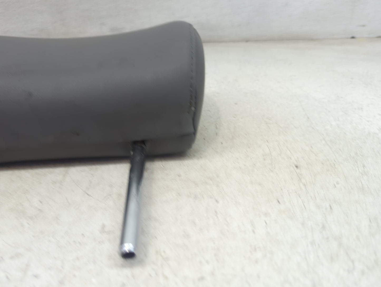 2005 Toyota Avalon Headrest Head Rest Rear Seat Fits OEM Used Auto Parts - Oemusedautoparts1.com