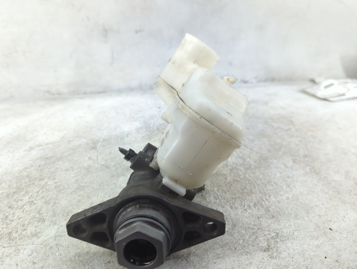 2005-2007 Toyota Avalon Brake Master Cylinder 1515853 - Oemusedautoparts1.com