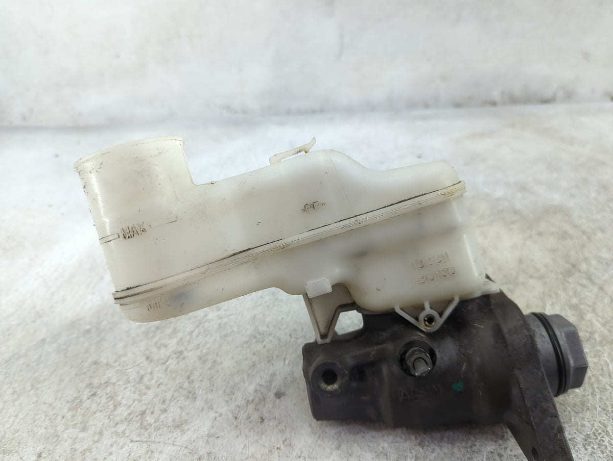 2005-2007 Toyota Avalon Brake Master Cylinder 1515853 - Oemusedautoparts1.com