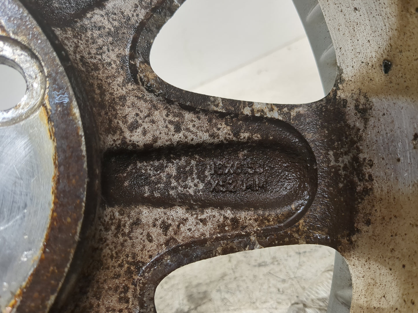 2005-2007 Toyota Avalon Oem Wheel Rim - Oemusedautoparts1.com