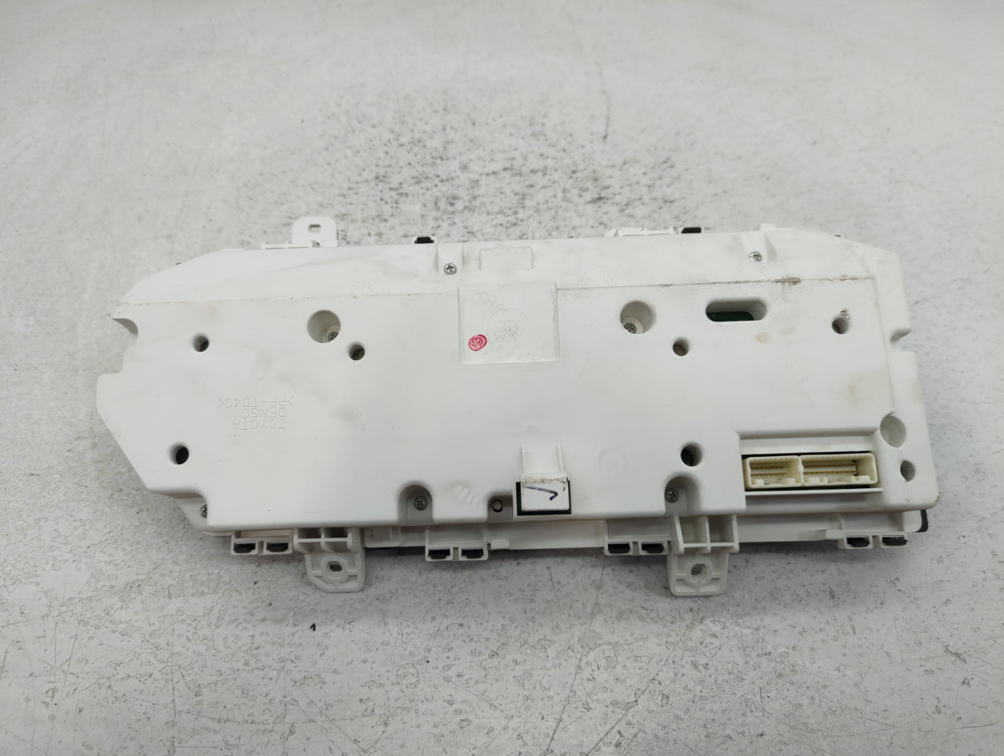 2005-2006 Toyota Avalon Instrument Cluster Speedometer Gauges P/N:83800-07220-00 83800-07211-00 Fits Fits 2005 2006 OEM Used