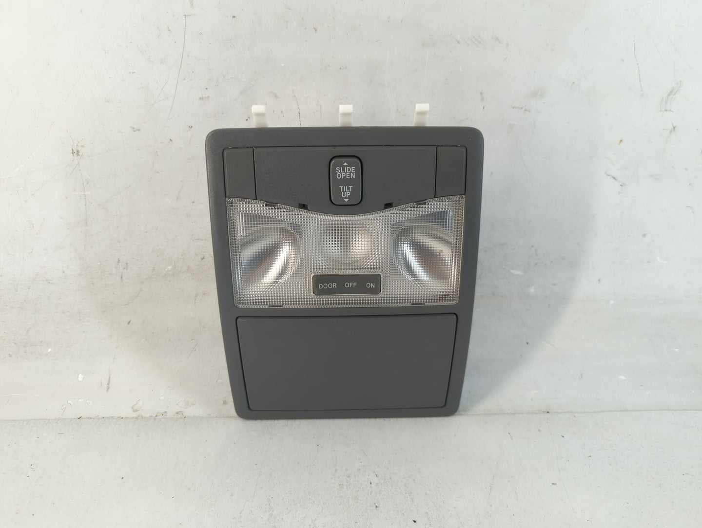 2005 Toyota Avalon Overhead Roof Console Interior Dome Light - Oemusedautoparts1.com