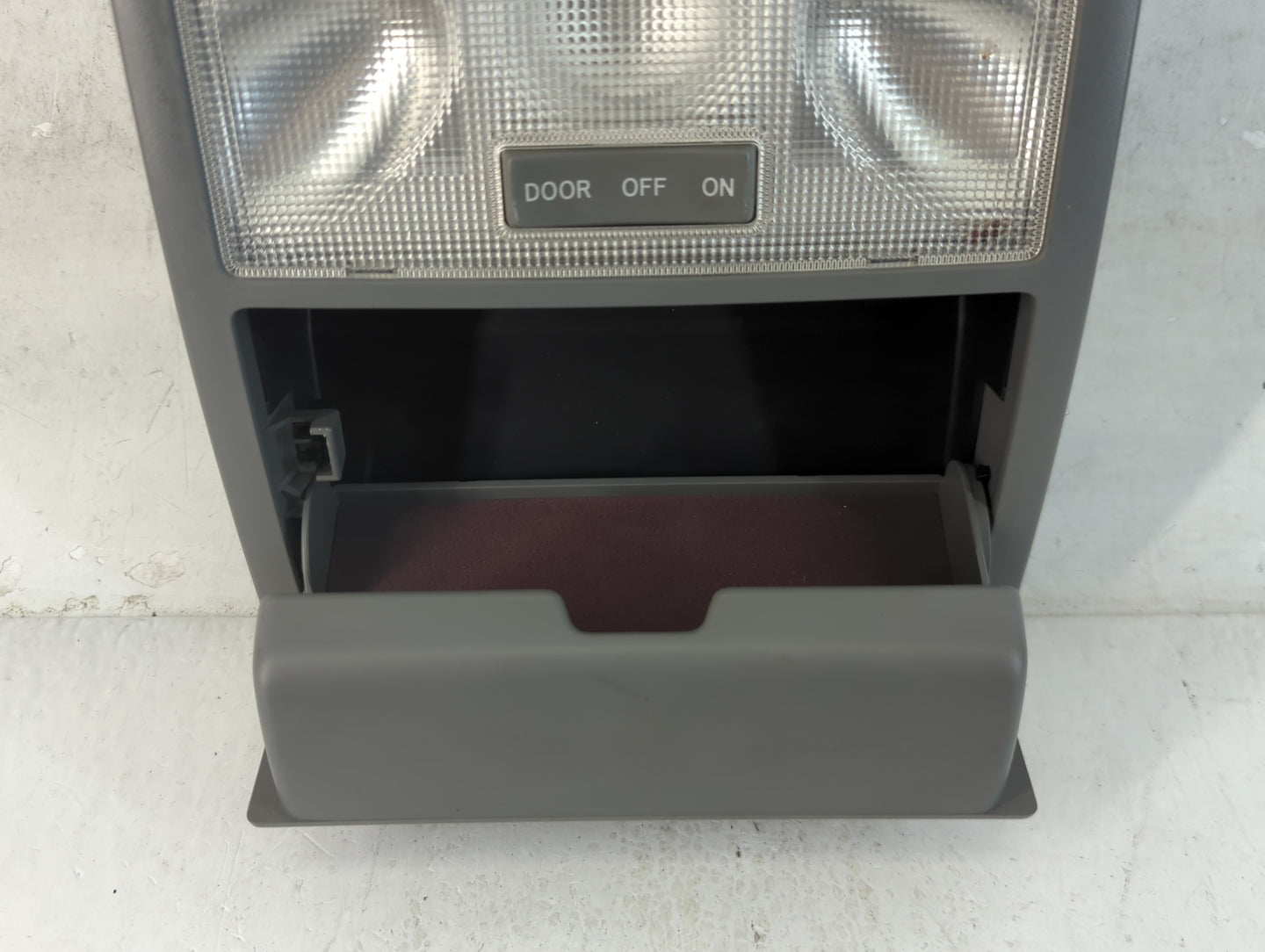 2005 Toyota Avalon Overhead Roof Console Interior Dome Light - Oemusedautoparts1.com