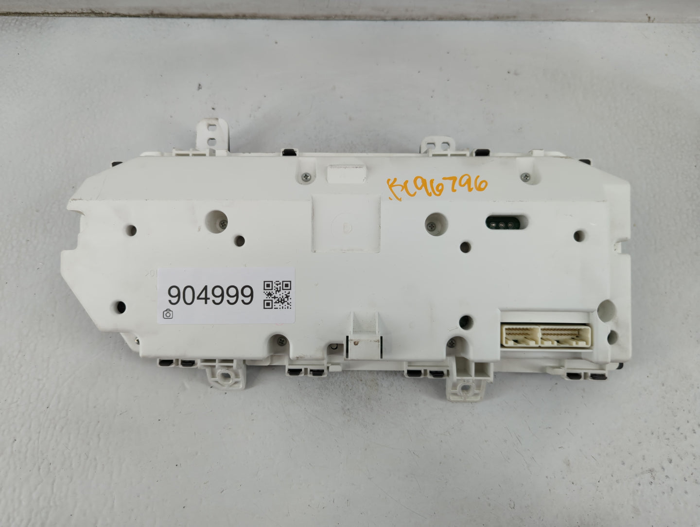 2005-2006 Toyota Avalon Instrument Cluster Speedometer Gauges P/N:83800-07210-00 Fits Fits 2005 2006 OEM Used Auto Parts - O