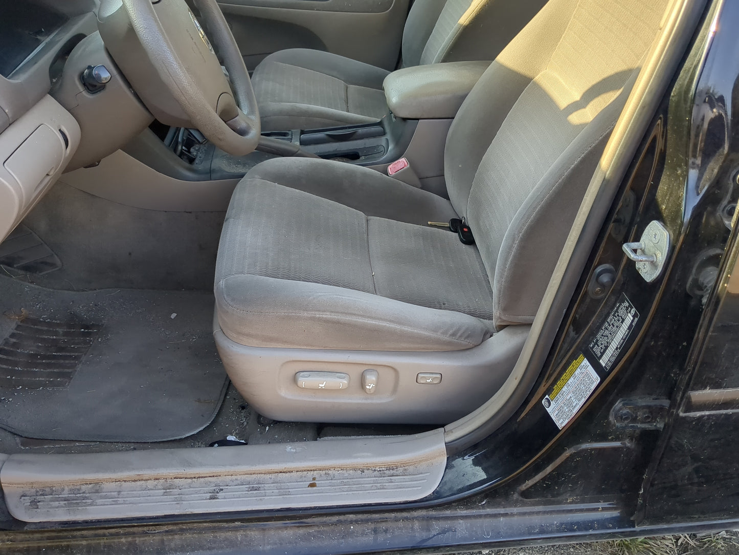 2004-2006 Toyota Camry Driver Front Seat Oem 1187171 - Oemusedautoparts1.com