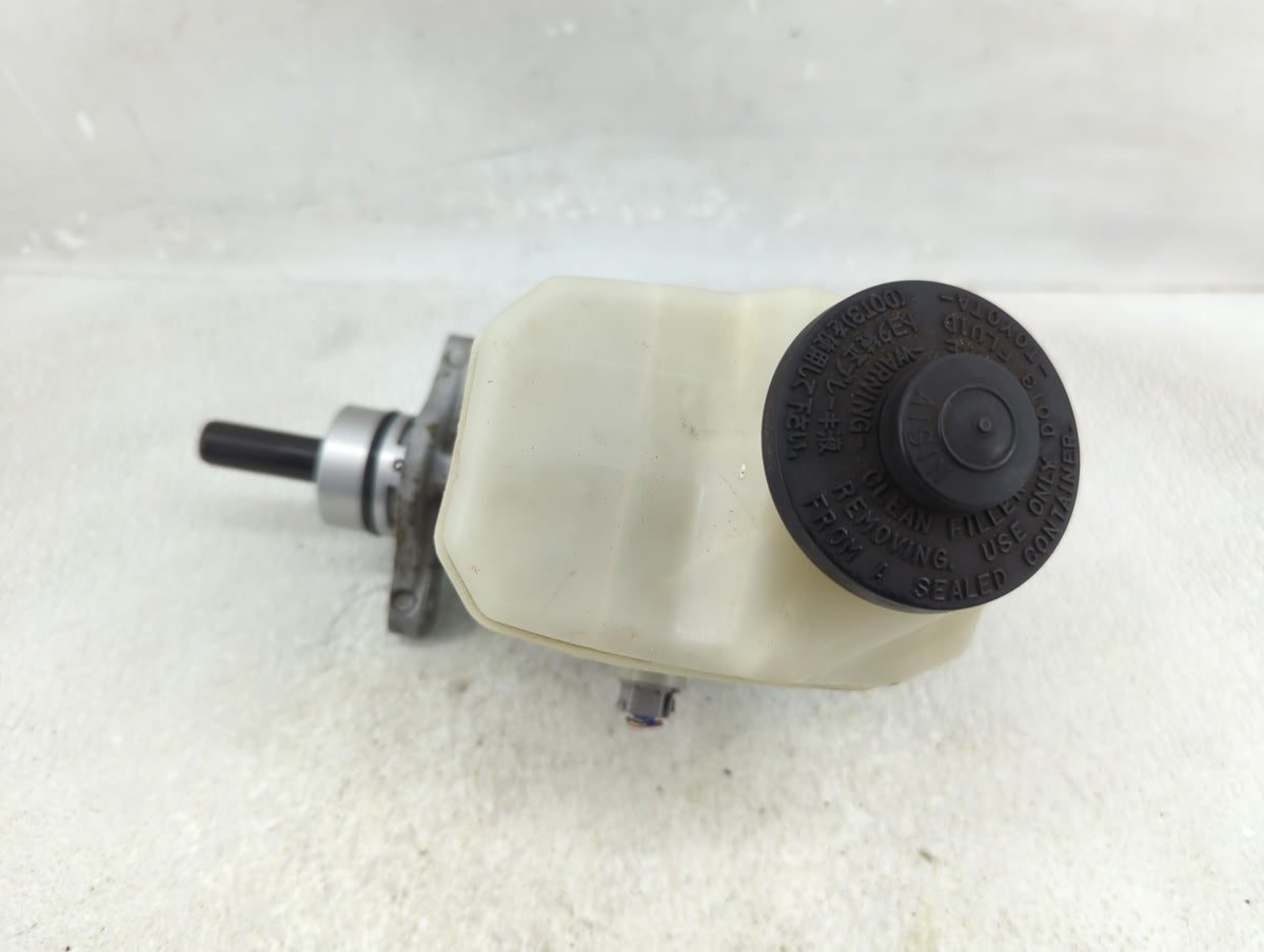 2002-2006 Toyota Camry Brake Master Cylinder 1312580 - Oemusedautoparts1.com