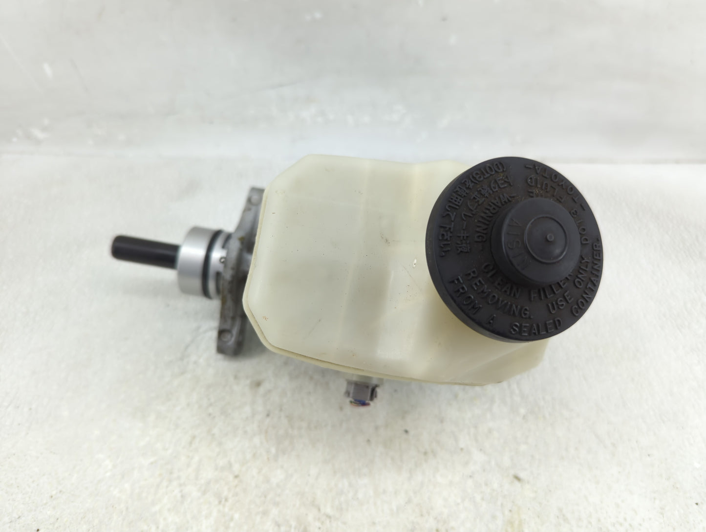 2002-2006 Toyota Camry Brake Master Cylinder 1312580 - Oemusedautoparts1.com