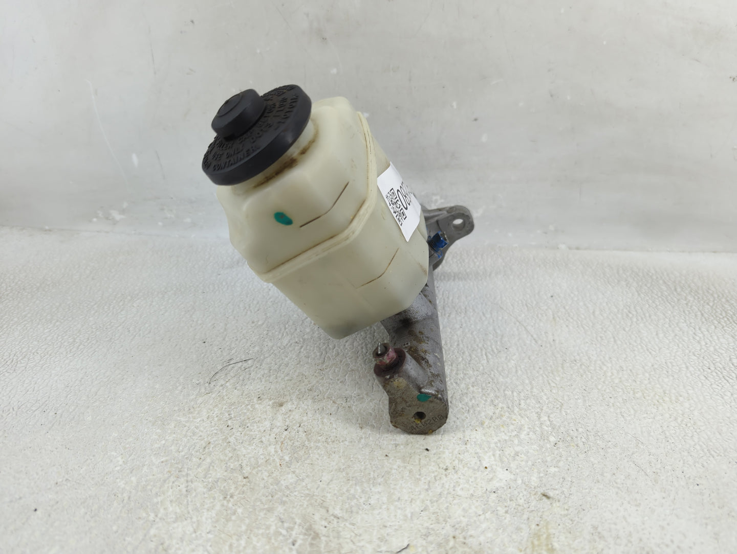 2002-2006 Toyota Camry Brake Master Cylinder 1312580 - Oemusedautoparts1.com