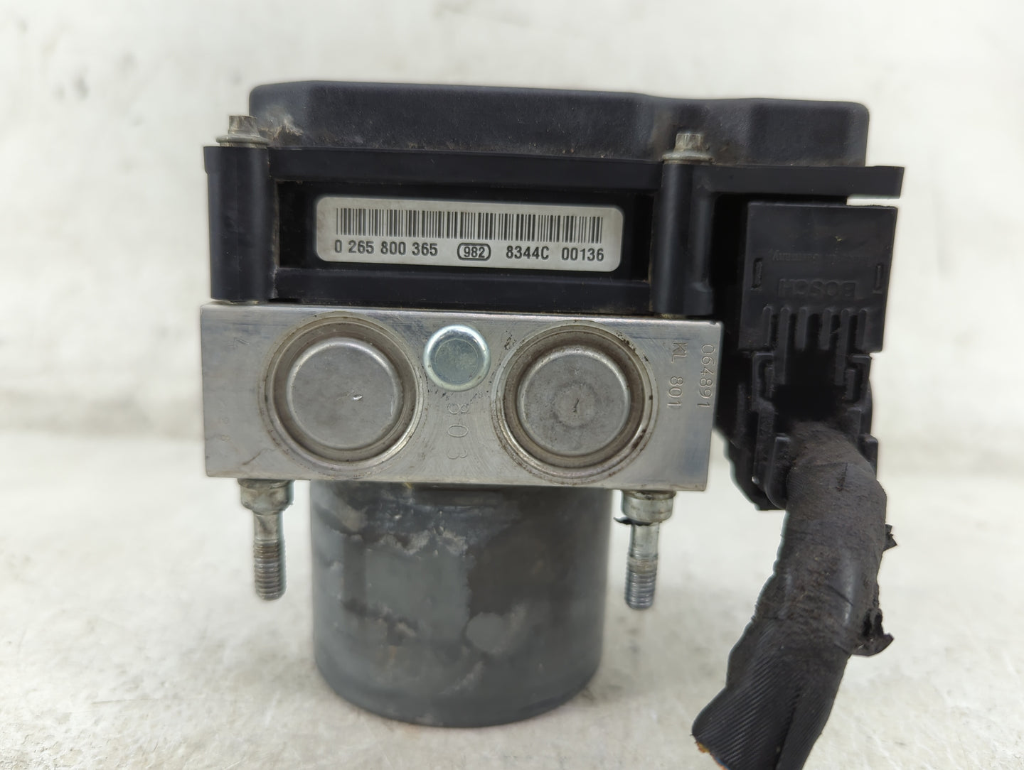 2005-2006 Toyota Camry ABS Pump Control Module Replacement P/N:0 265 800 365 0 265 231 439 Fits Fits 2005 2006 OEM Used Auto