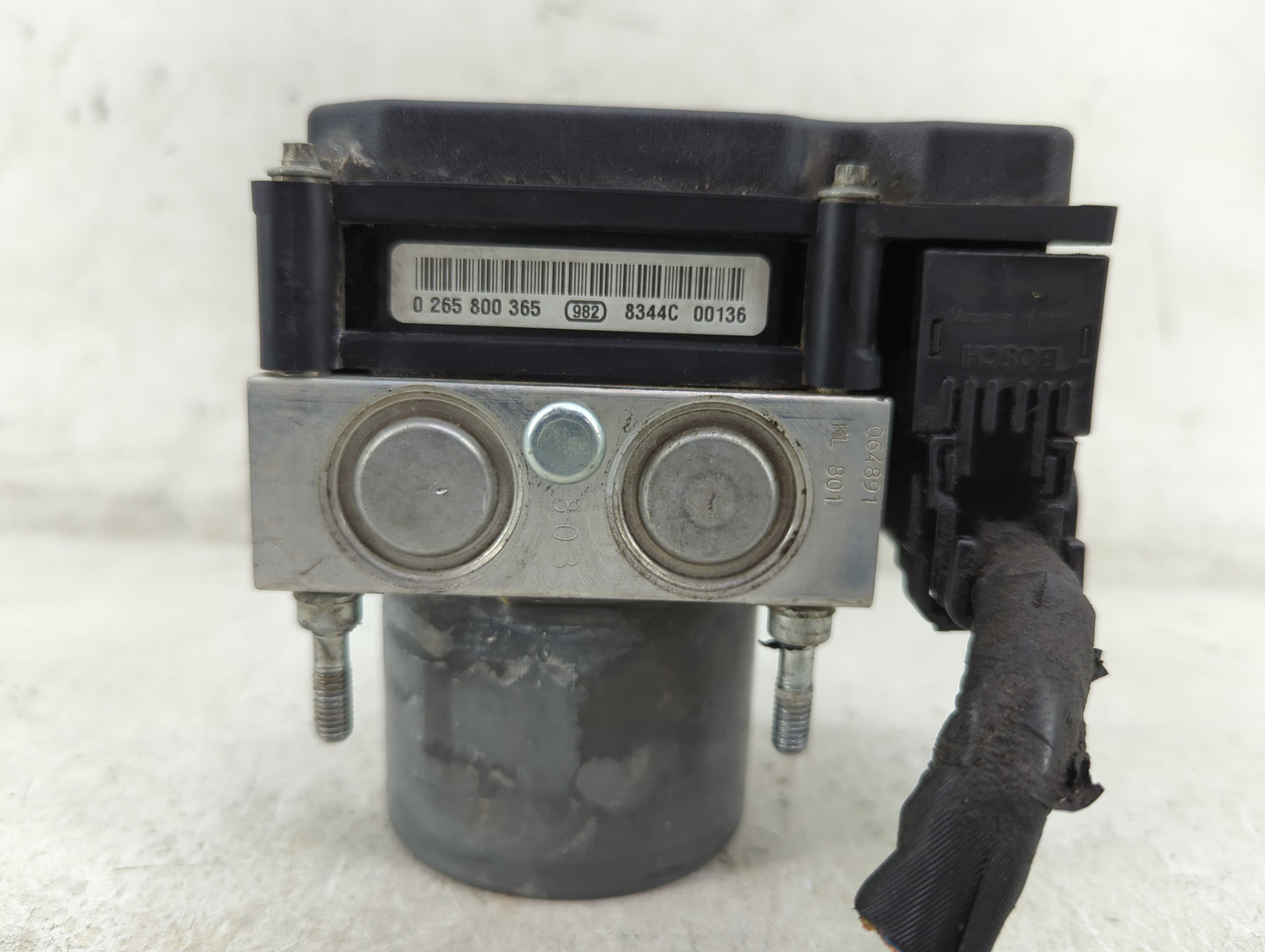 2005-2006 Toyota Camry ABS Pump Control Module Replacement P/N:0 265 800 365 0 265 231 439 Fits Fits 2005 2006 OEM Used Auto