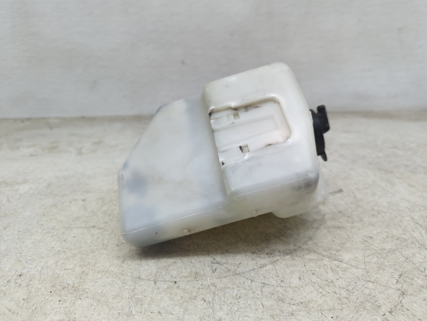 2002-2006 Toyota Camry Radiator Coolant Overflow Expansion Tank Bottle 1449690 - Oemusedautoparts1.com