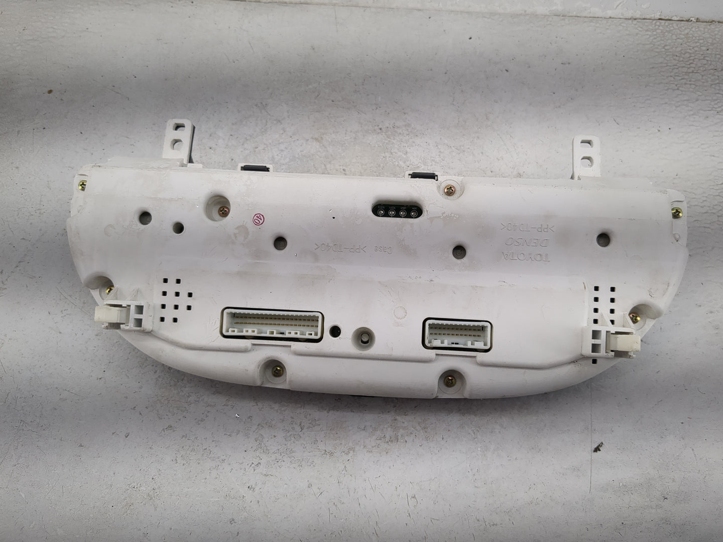 2005-2006 Toyota Camry Instrument Cluster Speedometer Gauges P/N:83800-06C10-00 TN257420-7112 Miles: Fits Fits 2005 2006 OEM
