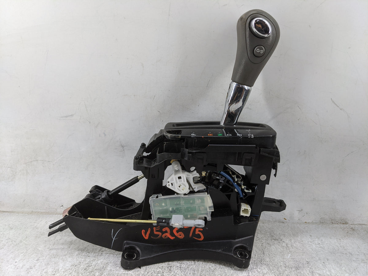 2005 Toyota Camry Floor Console Assembly Shifter 1480277 - Oemusedautoparts1.com