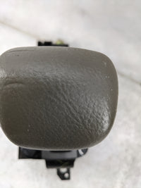 2005 Toyota Camry Floor Console Assembly Shifter 1480277 - Oemusedautoparts1.com