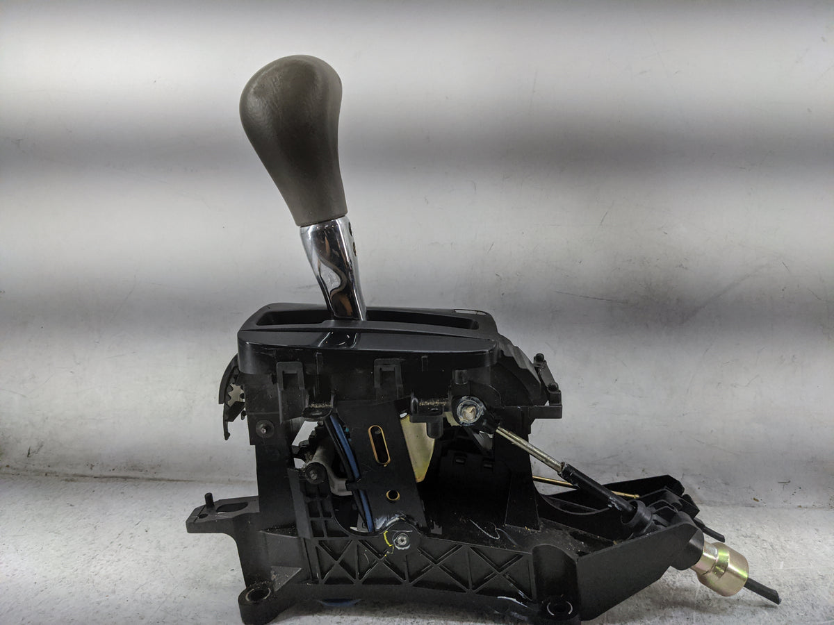 2005 Toyota Camry Floor Console Assembly Shifter 1480277 - Oemusedautoparts1.com