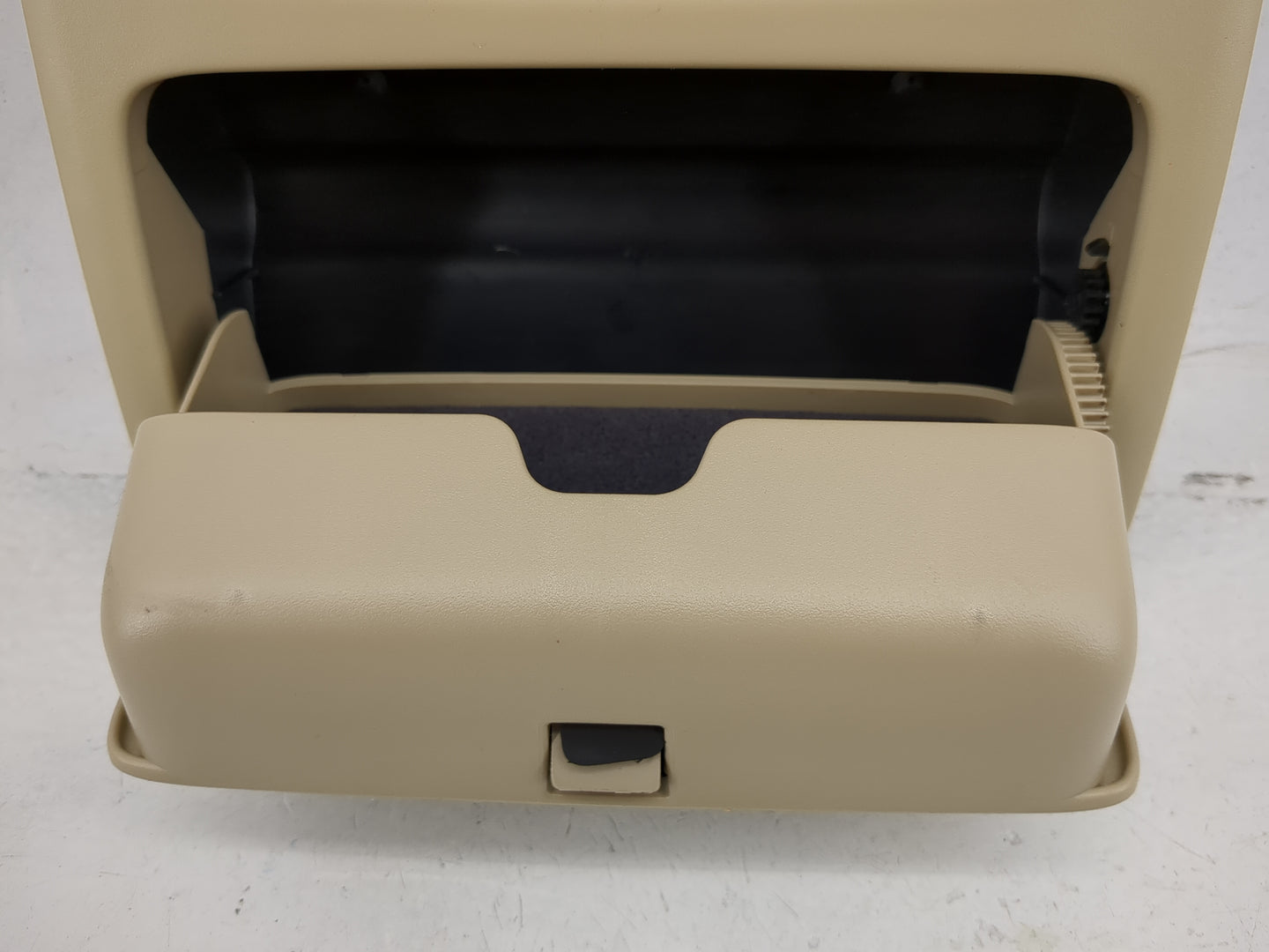 2005 Toyota Camry Overhead Roof Console Tan - Oemusedautoparts1.com