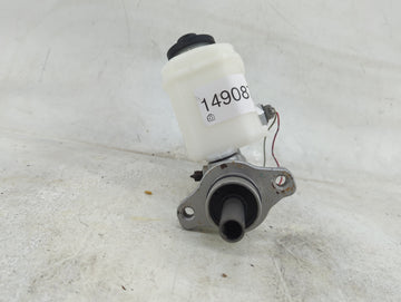 2005-2006 Toyota Camry Brake Master Cylinder 1490876 - Oemusedautoparts1.com