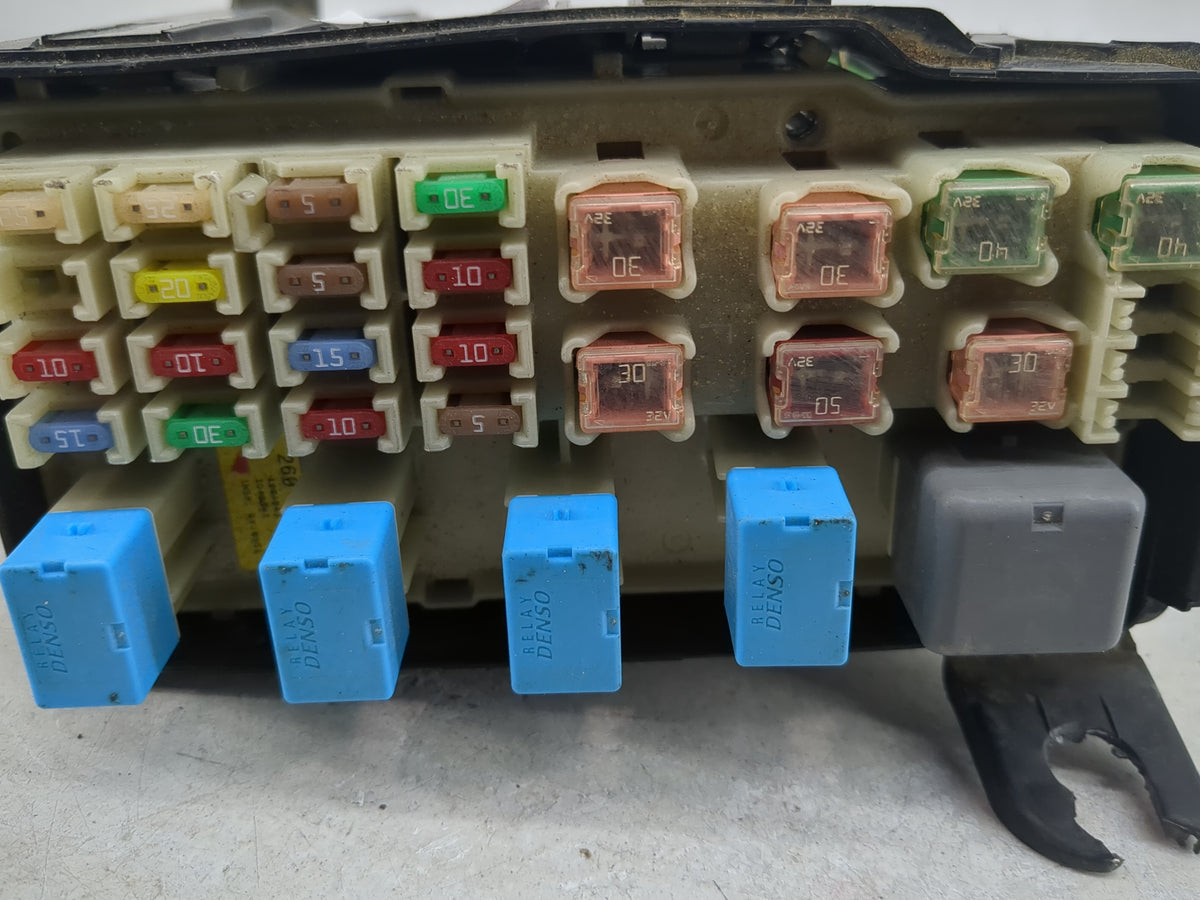 2004-2006 Toyota Camry Fusebox Fuse Box Panel Relay Module P/N:82720-06070 82730-06210, 82670-33050 Fits Fits 2004 2005 2006