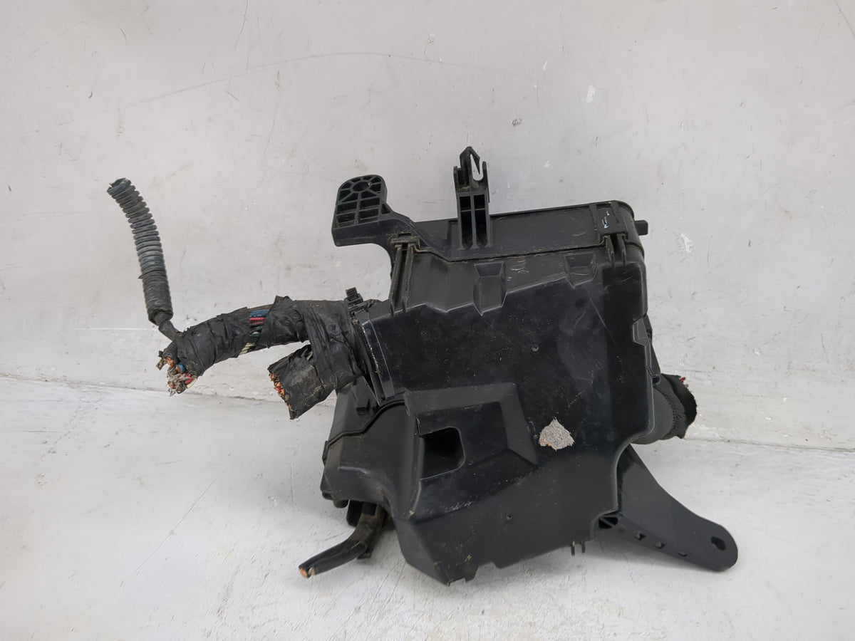 2004-2006 Toyota Camry Fusebox Fuse Box Panel Relay Module P/N:90084-98032 TN156700-1062 Fits Fits 2004 2005 2006 OEM Used A