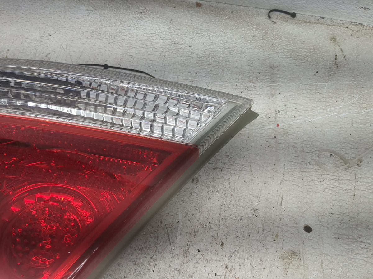 2005-2006 Toyota Camry Passenger Right Side Deck Lid Mounted Tail Light - Oemusedautoparts1.com