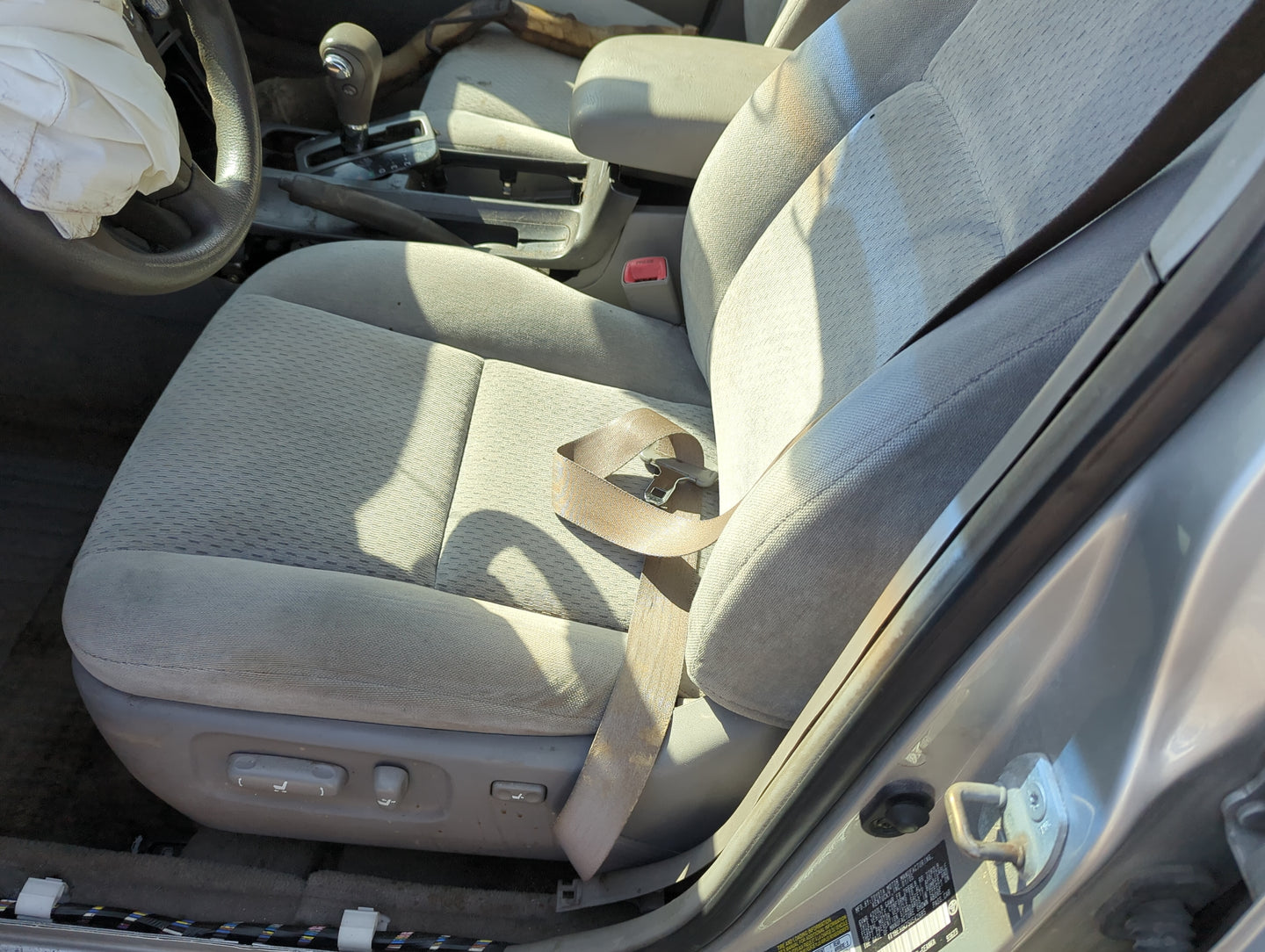 2004-2006 Toyota Camry Driver Front Seat Oem 5004918 - Oemusedautoparts1.com