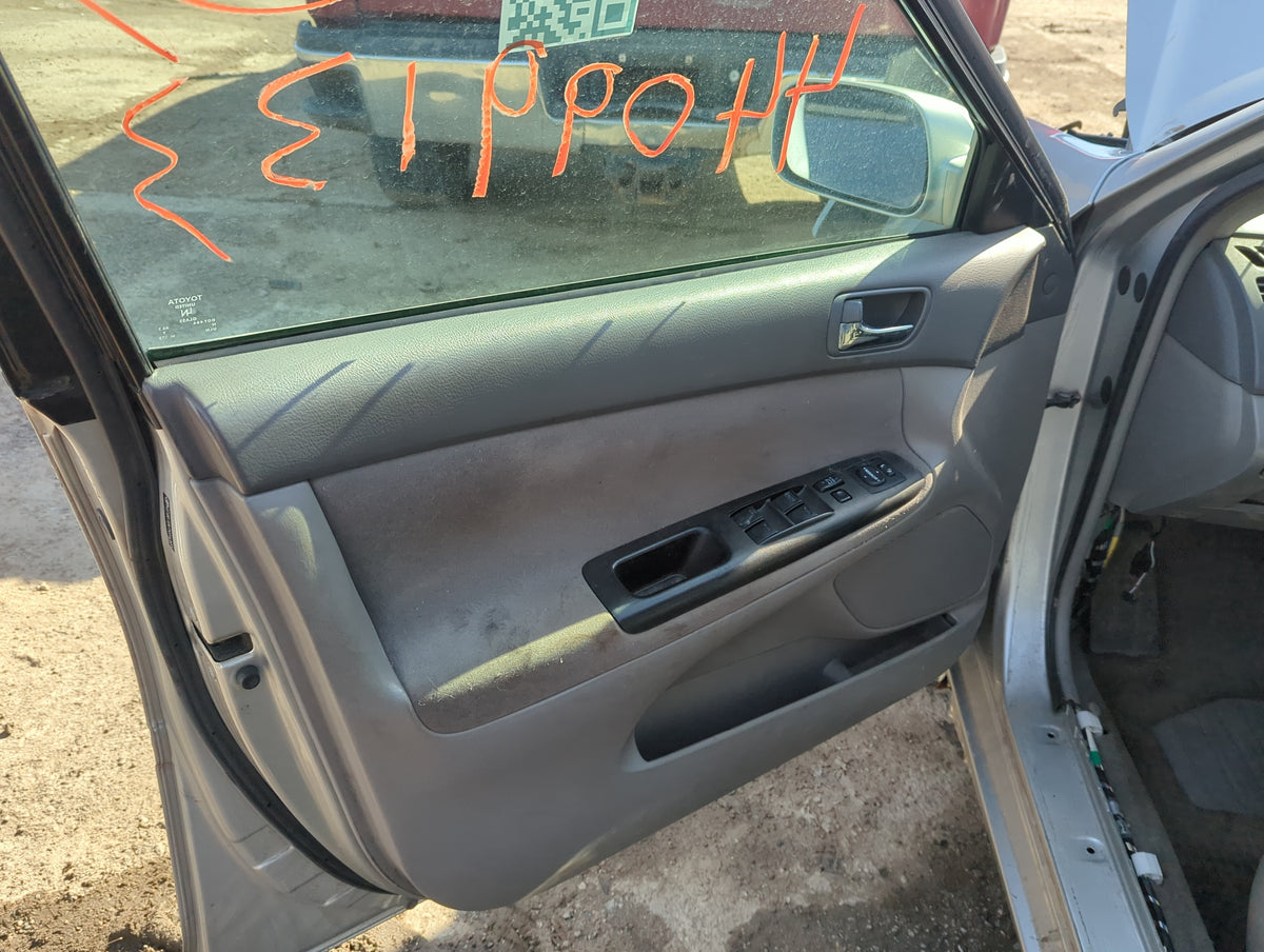 2005 Toyota Camry Front Left Driver Interior Door Panel Trim 5004951 - Oemusedautoparts1.com