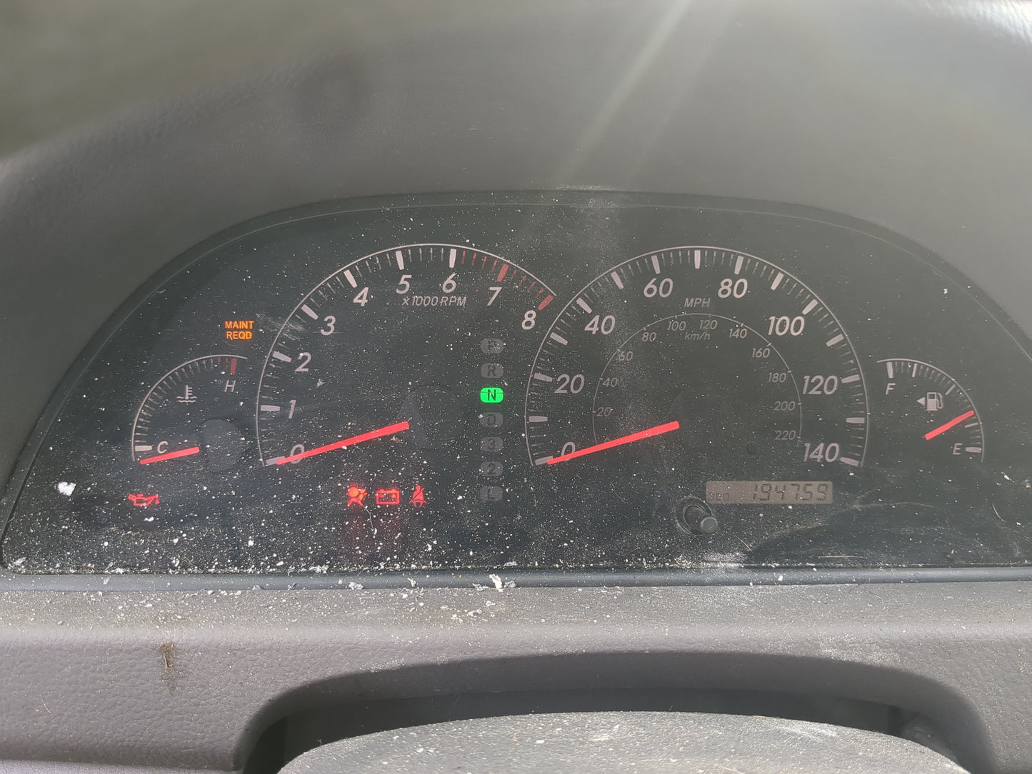 2005-2006 Toyota Camry Instrument Cluster Speedometer Gauges Miles:195K Fits Fits 2005 2006 OEM Used Auto Parts - Oemusedaut