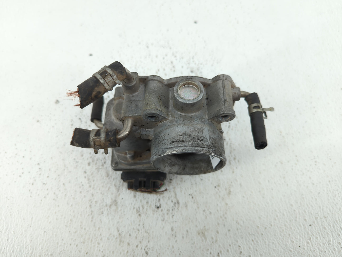2004-2006 Toyota Camry Throttle Body P/N:22030-0H020, 22030-28070, 22030-0H021, 22030-28060 Fits Fits 2004 2005 2006 2007 OE