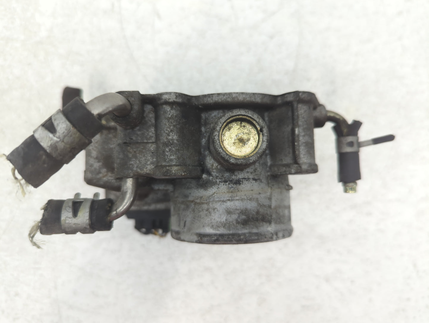 2004-2006 Toyota Camry Throttle Body P/N:22030-0H020 Fits Fits 2004 2005 2006 2007 OEM Used Auto Parts - Oemusedautoparts1.c