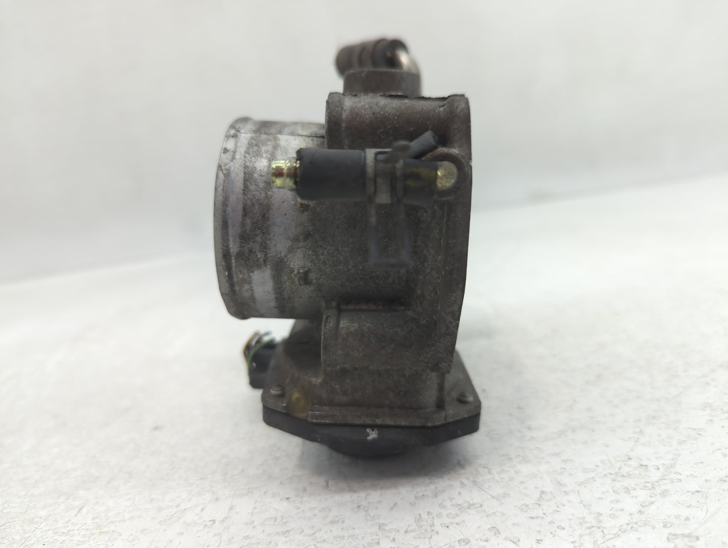 2004-2006 Toyota Camry Throttle Body P/N:22030-0H020 Fits Fits 2004 2005 2006 2007 OEM Used Auto Parts - Oemusedautoparts1.c