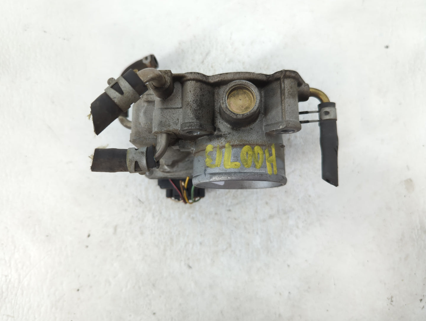 2004-2006 Toyota Camry Throttle Body P/N:22030-0H020 Fits Fits 2004 2005 2006 2007 OEM Used Auto Parts - Oemusedautoparts1.c