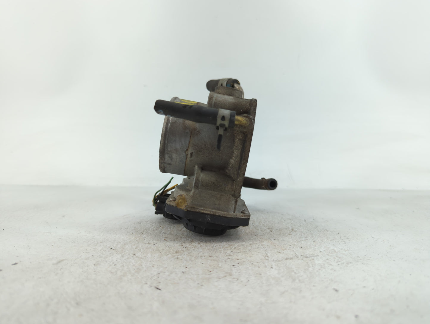 2004-2006 Toyota Camry Throttle Body P/N:22030-0H020 Fits Fits 2004 2005 2006 2007 OEM Used Auto Parts - Oemusedautoparts1.c