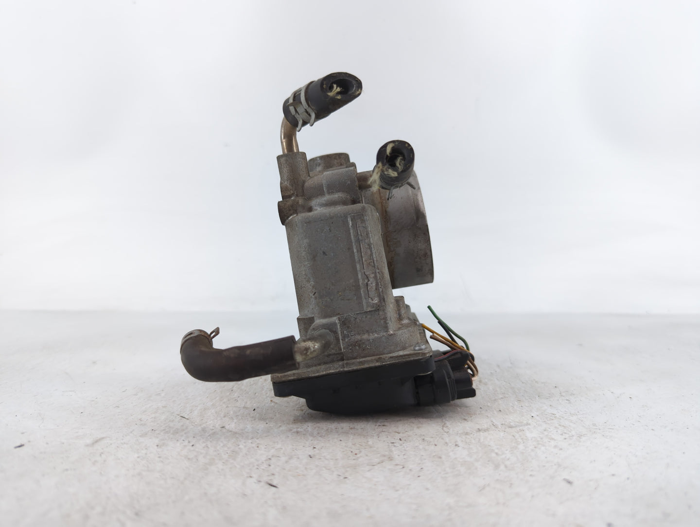 2004-2006 Toyota Camry Throttle Body P/N:22030-0H020 Fits Fits 2004 2005 2006 2007 OEM Used Auto Parts - Oemusedautoparts1.c