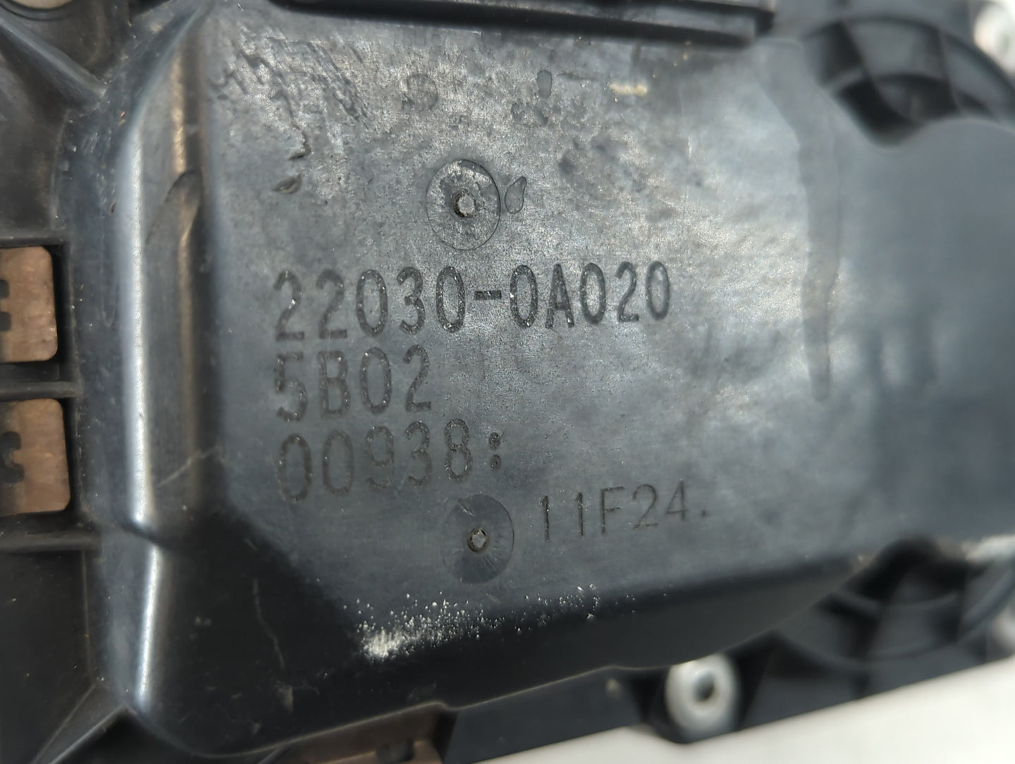 2005 Toyota Camry Throttle Body P/N:22030-0A020 Fits OEM Used Auto Parts - Oemusedautoparts1.com