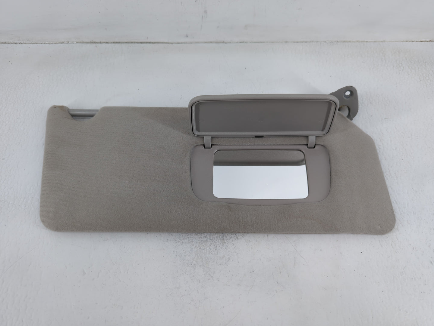 2002-2006 Toyota Camry Sun Visor Shade Replacement Passenger Right Mirror Fits Fits 2002 2003 2004 2005 2006 OEM Used Auto P