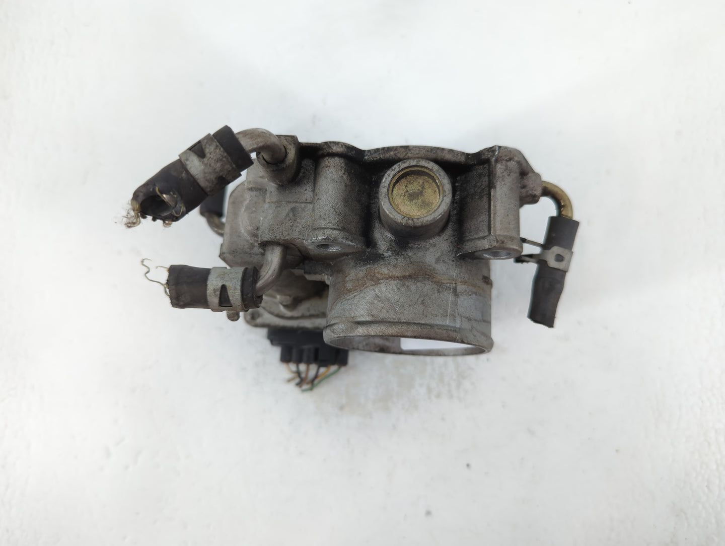 2004-2006 Toyota Camry Throttle Body P/N:22030-0H020 Fits Fits 2004 2005 2006 2007 OEM Used Auto Parts - Oemusedautoparts1.c