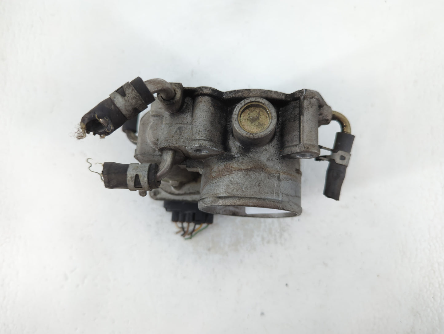 2004-2006 Toyota Camry Throttle Body P/N:22030-0H020 Fits Fits 2004 2005 2006 2007 OEM Used Auto Parts - Oemusedautoparts1.c