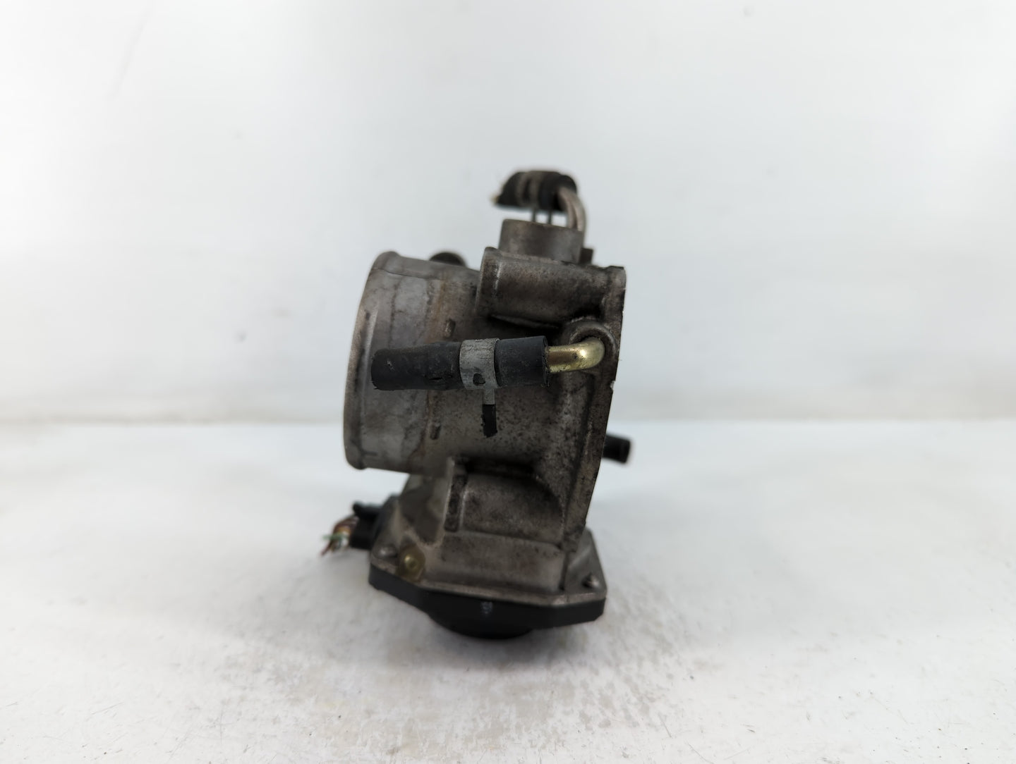 2004-2006 Toyota Camry Throttle Body P/N:22030-0H020 Fits Fits 2004 2005 2006 2007 OEM Used Auto Parts - Oemusedautoparts1.c