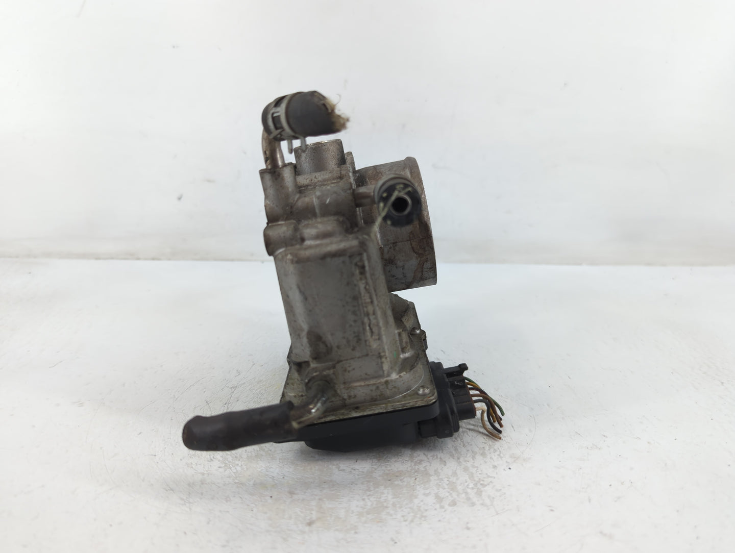 2004-2006 Toyota Camry Throttle Body P/N:22030-0H020 Fits Fits 2004 2005 2006 2007 OEM Used Auto Parts - Oemusedautoparts1.c