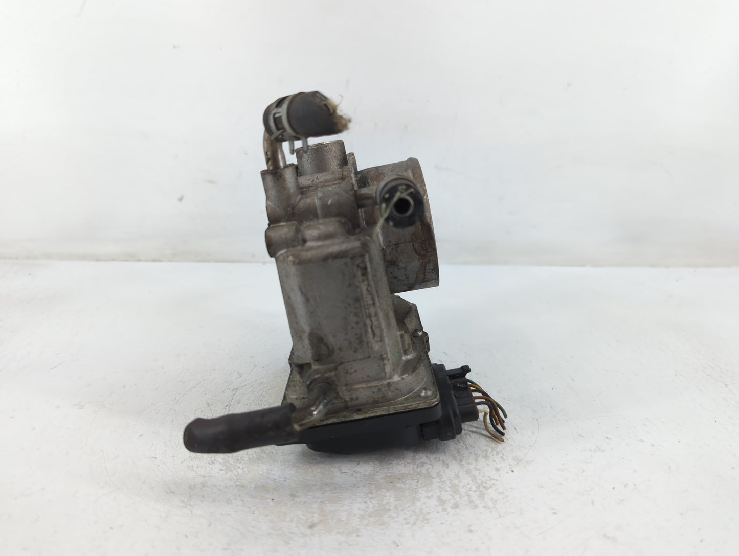 2004-2006 Toyota Camry Throttle Body P/N:22030-0H020 Fits Fits 2004 2005 2006 2007 OEM Used Auto Parts - Oemusedautoparts1.c