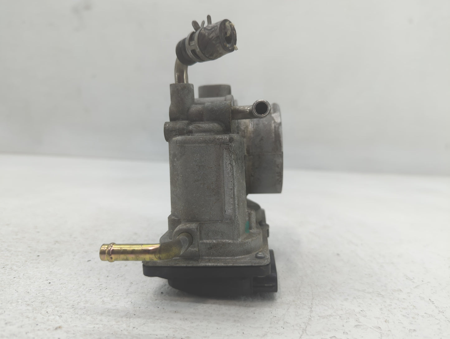 2004-2006 Toyota Camry Throttle Body P/N:22030-0H020 Fits Fits 2004 2005 2006 2007 OEM Used Auto Parts - Oemusedautoparts1.c